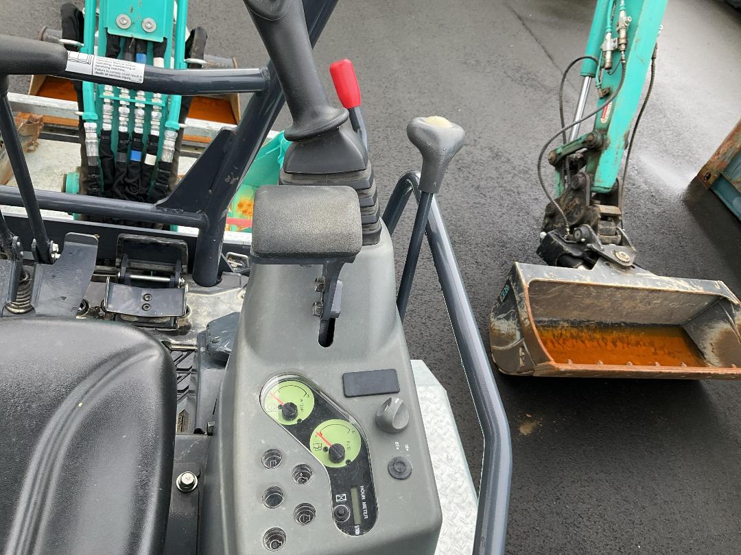 Photo '20' of Kobelco SK17SR ON Trailer Excavator Photo '20' of Kobelco SK17SR ON Trailer Excavator