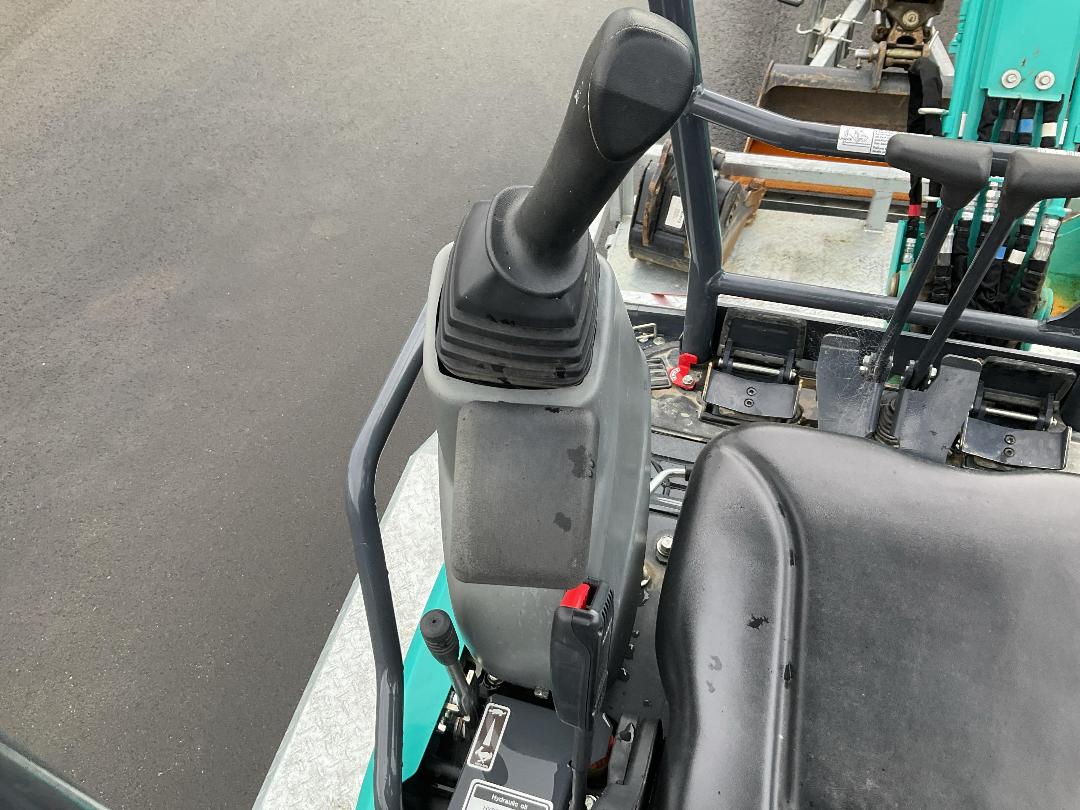 Photo '22' of Kobelco SK17SR ON Trailer Excavator Photo '22' of Kobelco SK17SR ON Trailer Excavator