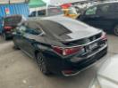 Thumbnail '3' of Lexus ES300H Crafted Edition