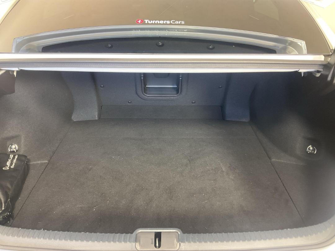 Photo '14' of Lexus ES300H Photo '14' of Lexus ES300H