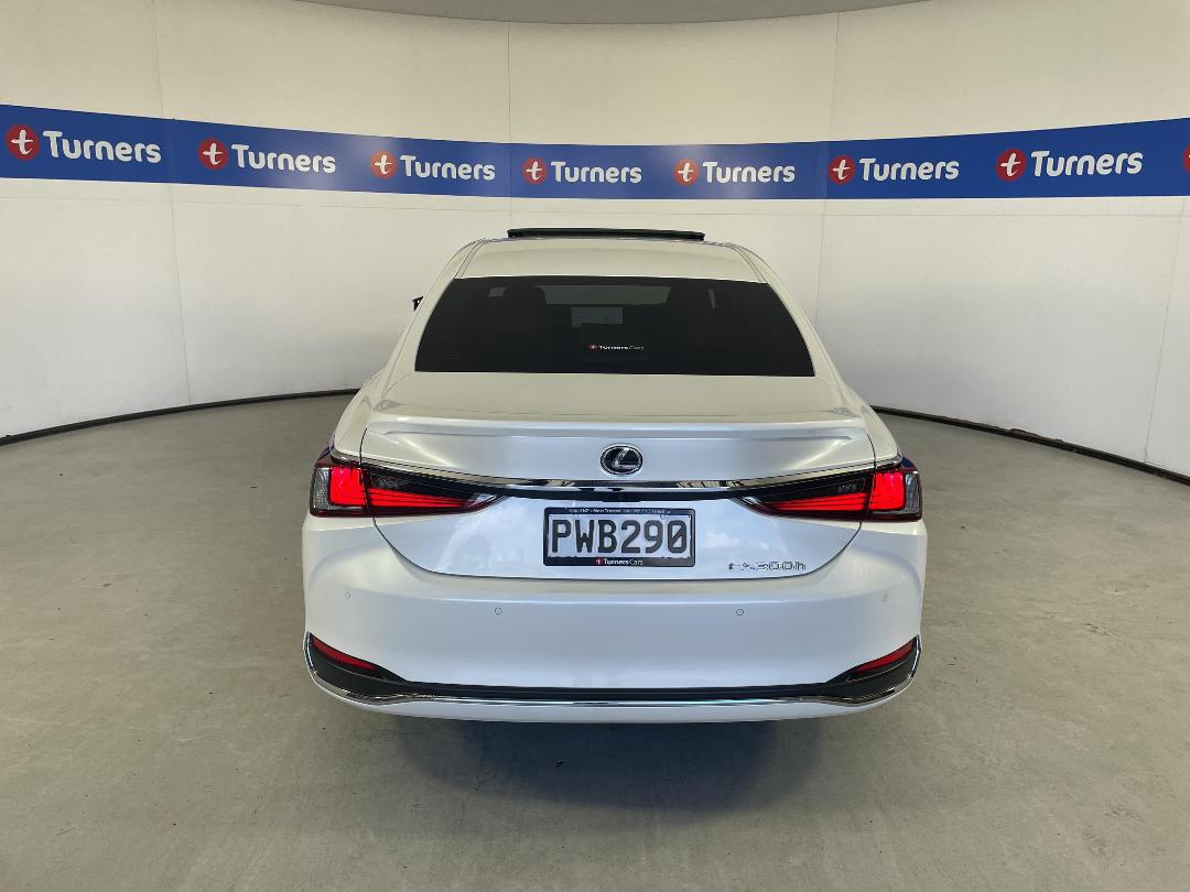 Photo '6' of Lexus ES300H Photo '6' of Lexus ES300H