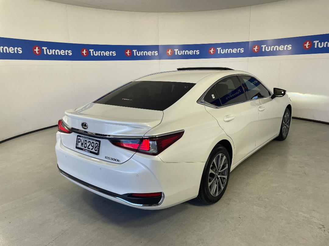 Photo '7' of Lexus ES300H Photo '7' of Lexus ES300H