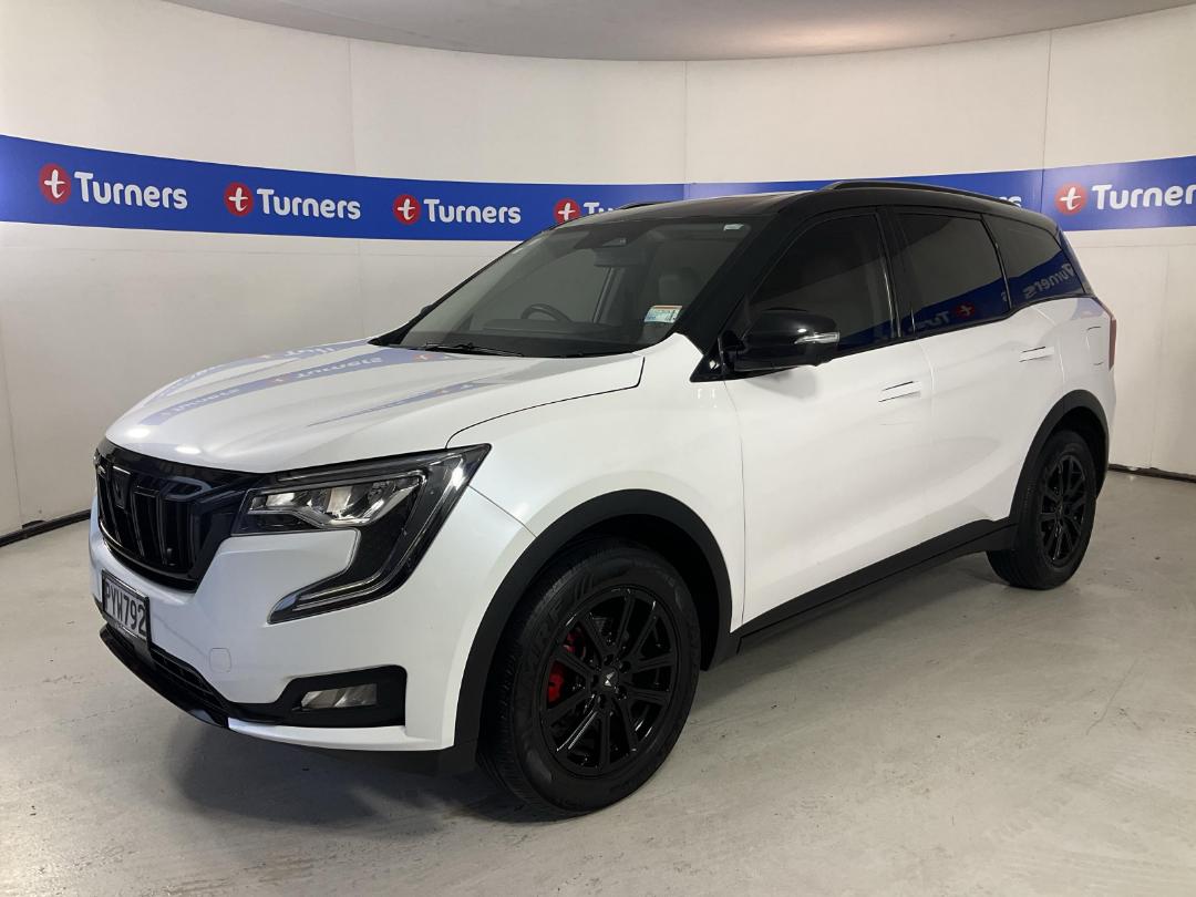 Photo '4' of Mahindra XUV