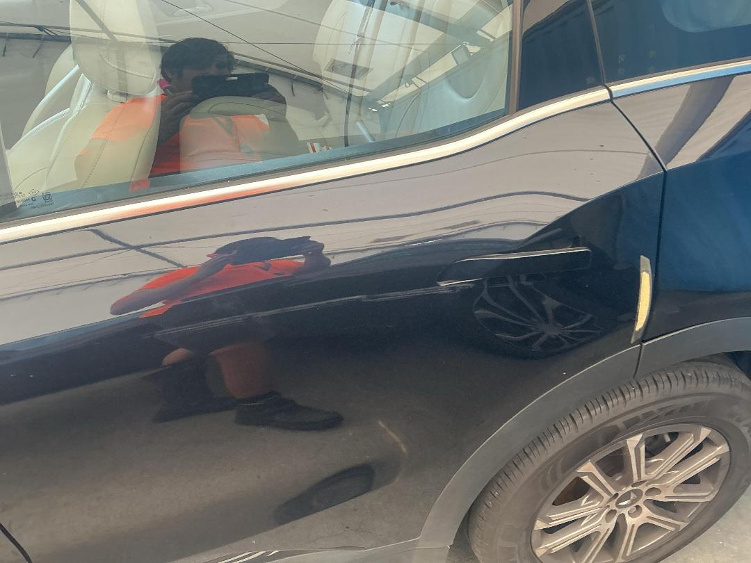 Photo '14' of Mahindra XUV 700 AX7L