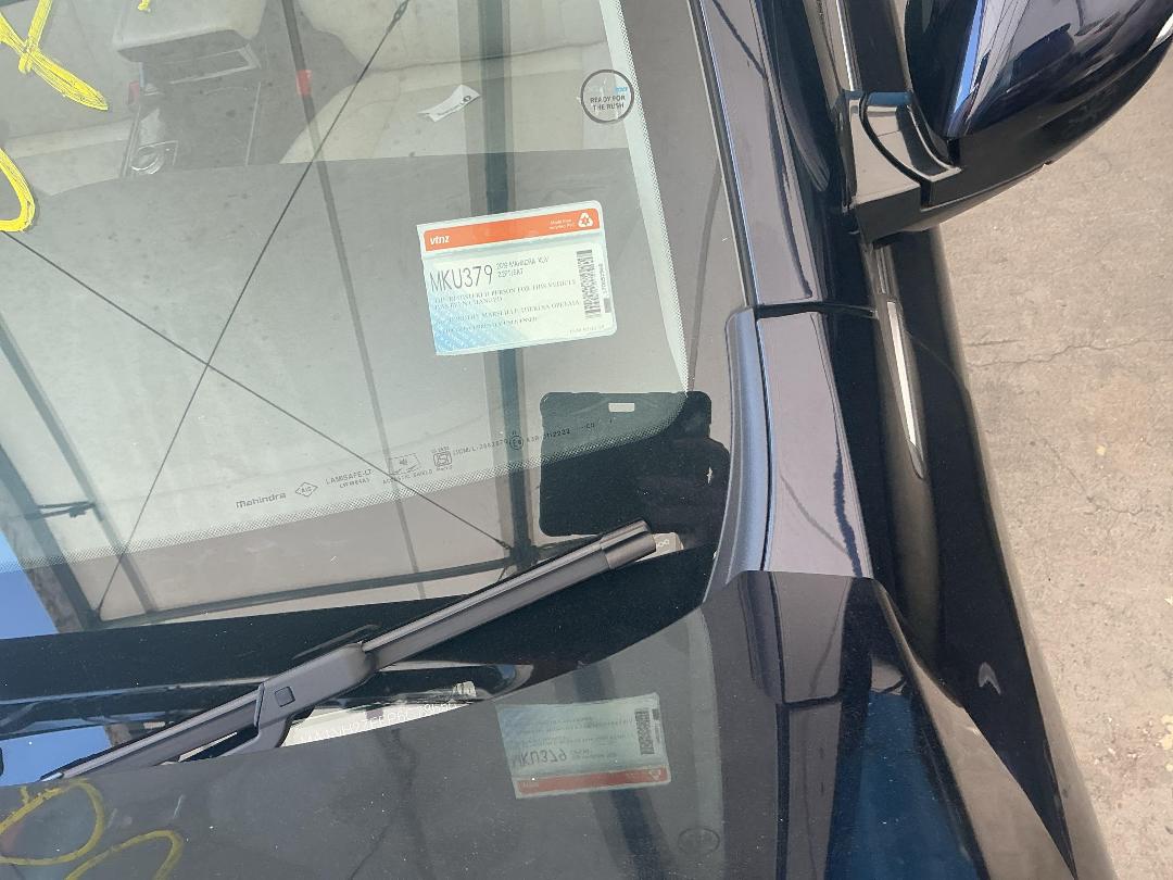 Photo '38' of Mahindra XUV 700 AX7L