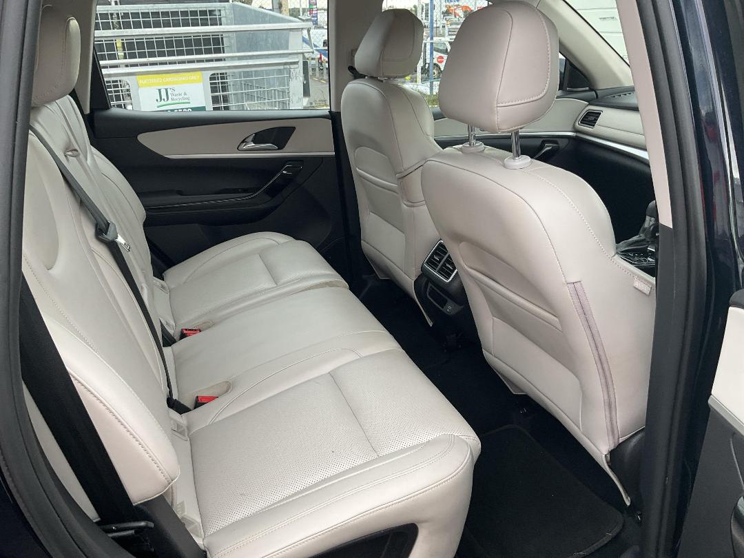 Photo '31' of Mahindra XUV 700 AX7L