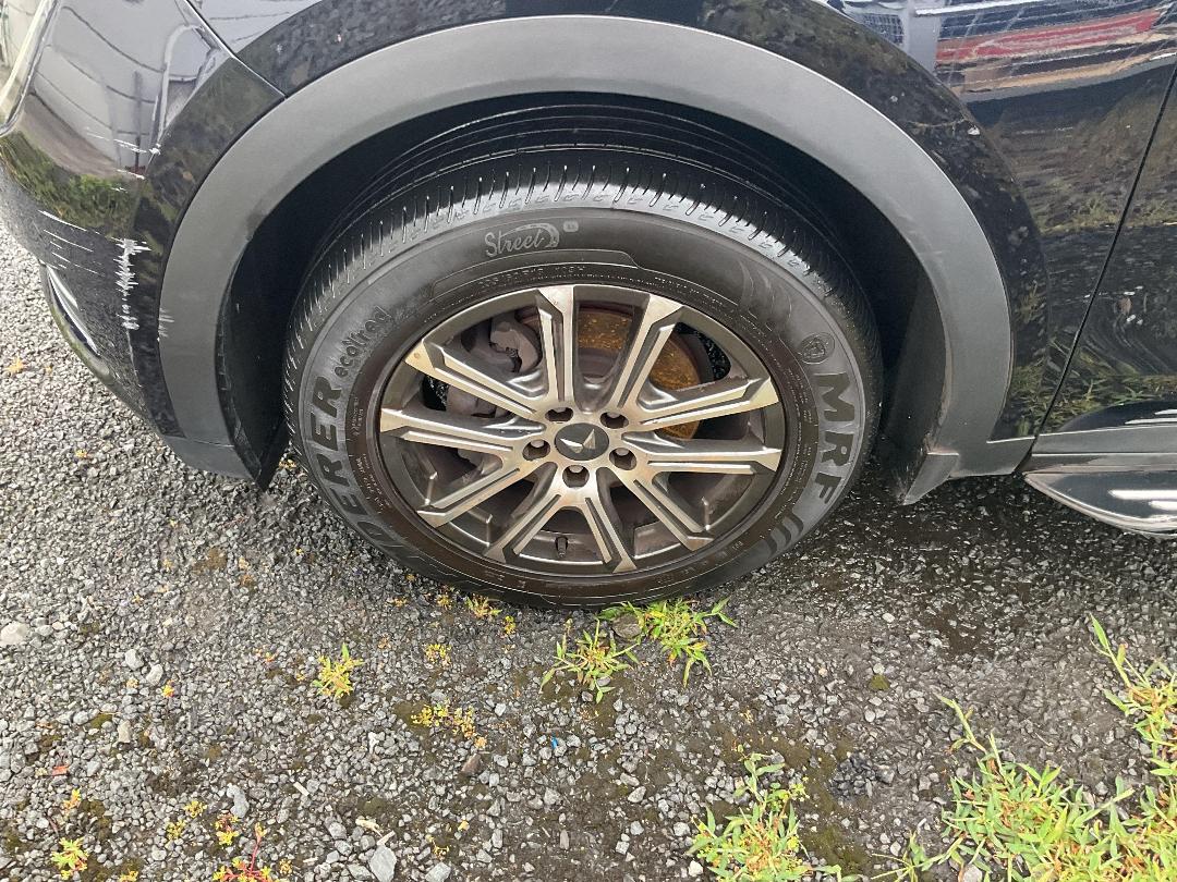 Photo '24' of Mahindra XUV 700 AX7L