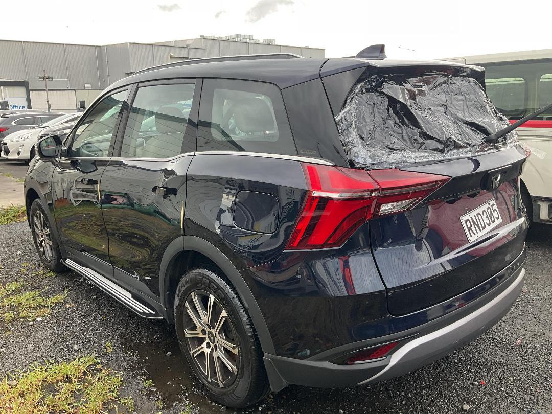 Photo '4' of Mahindra XUV 700 AX7L