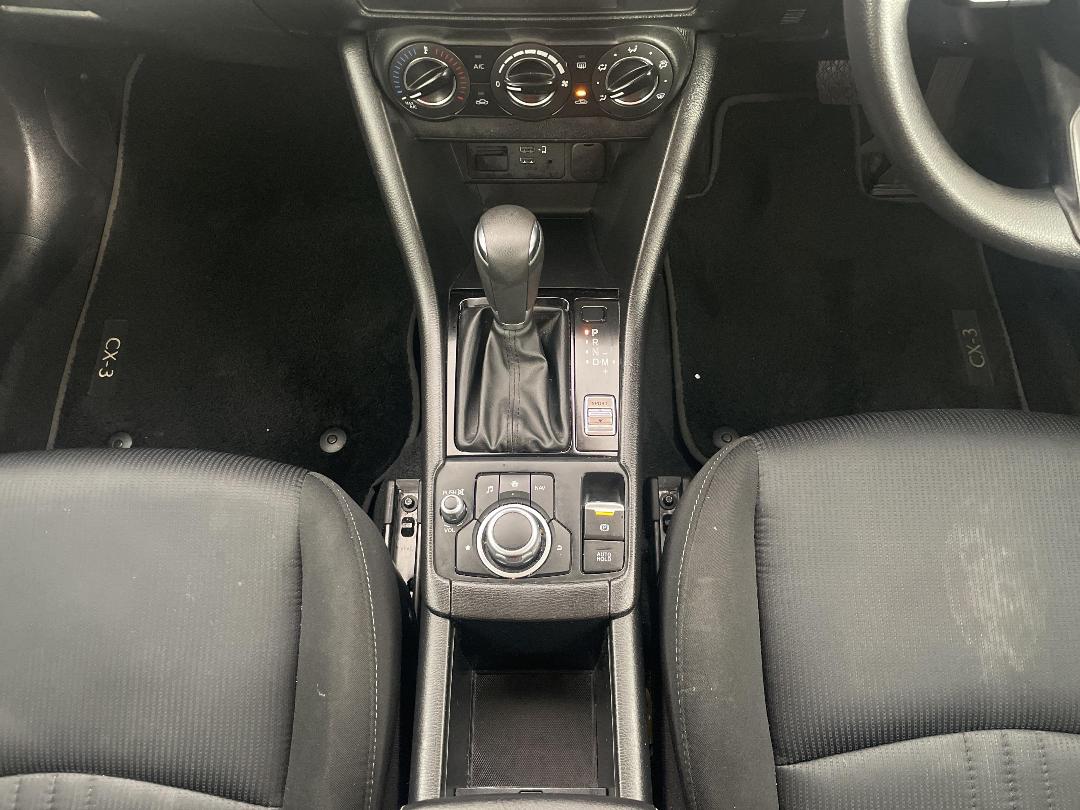 Photo '18' of Mazda CX-3