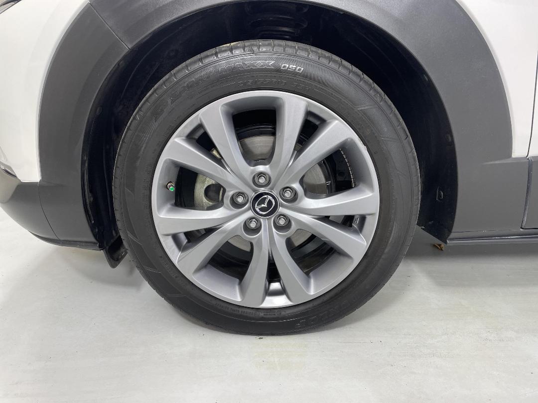 Photo '10' of Mazda CX-30