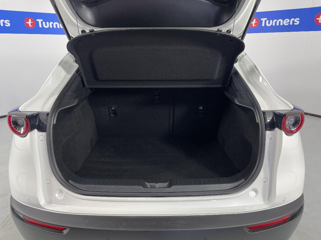 Photo '14' of Mazda CX-30