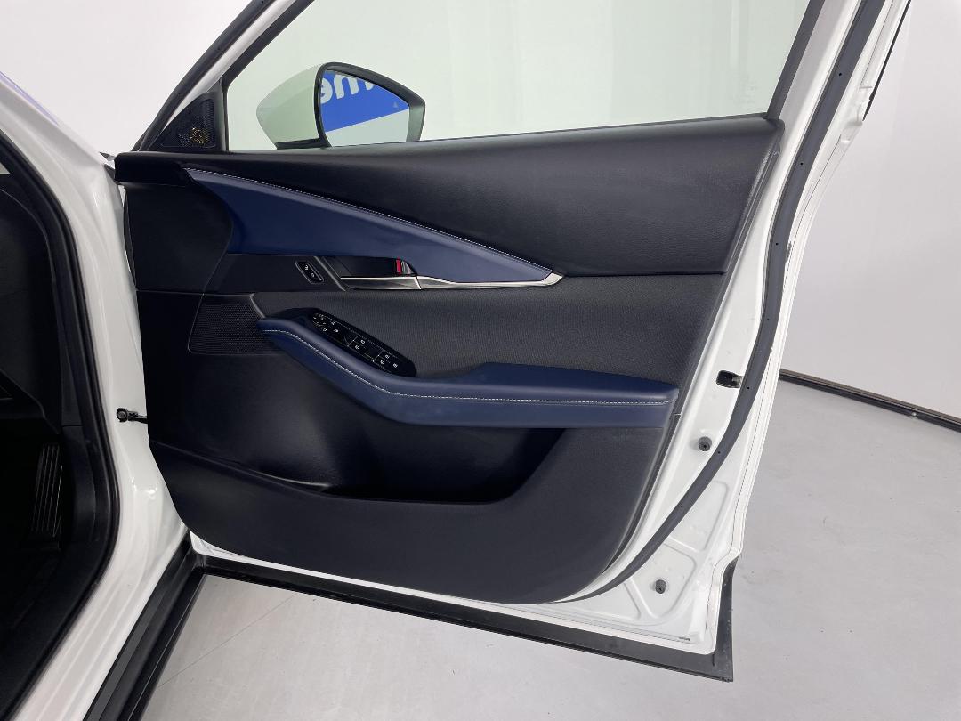 Photo '15' of Mazda CX-30