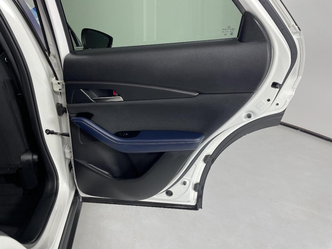 Photo '19' of Mazda CX-30