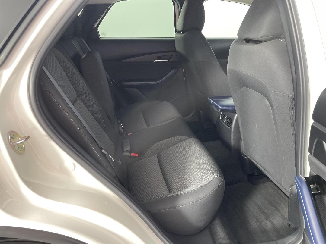 Photo '20' of Mazda CX-30