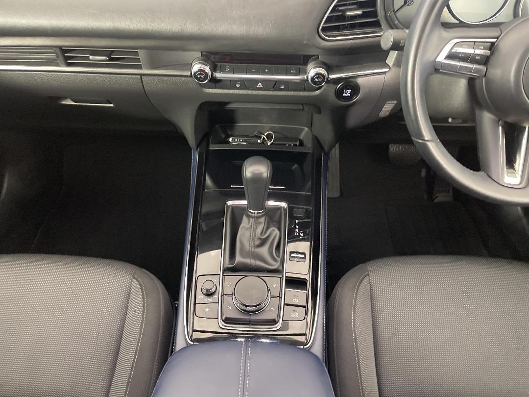 Photo '18' of Mazda CX-30