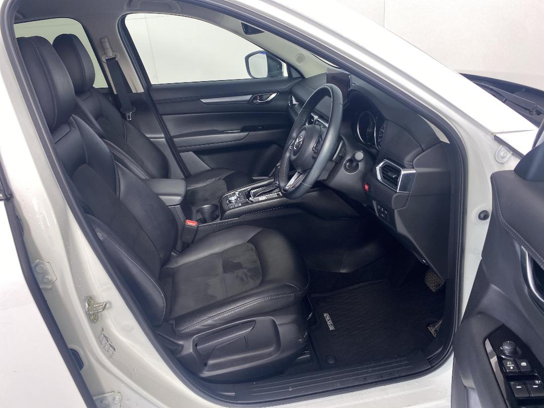 Photo '16' of Mazda CX-5