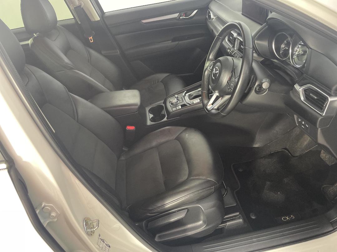 Photo '16' of Mazda CX-5