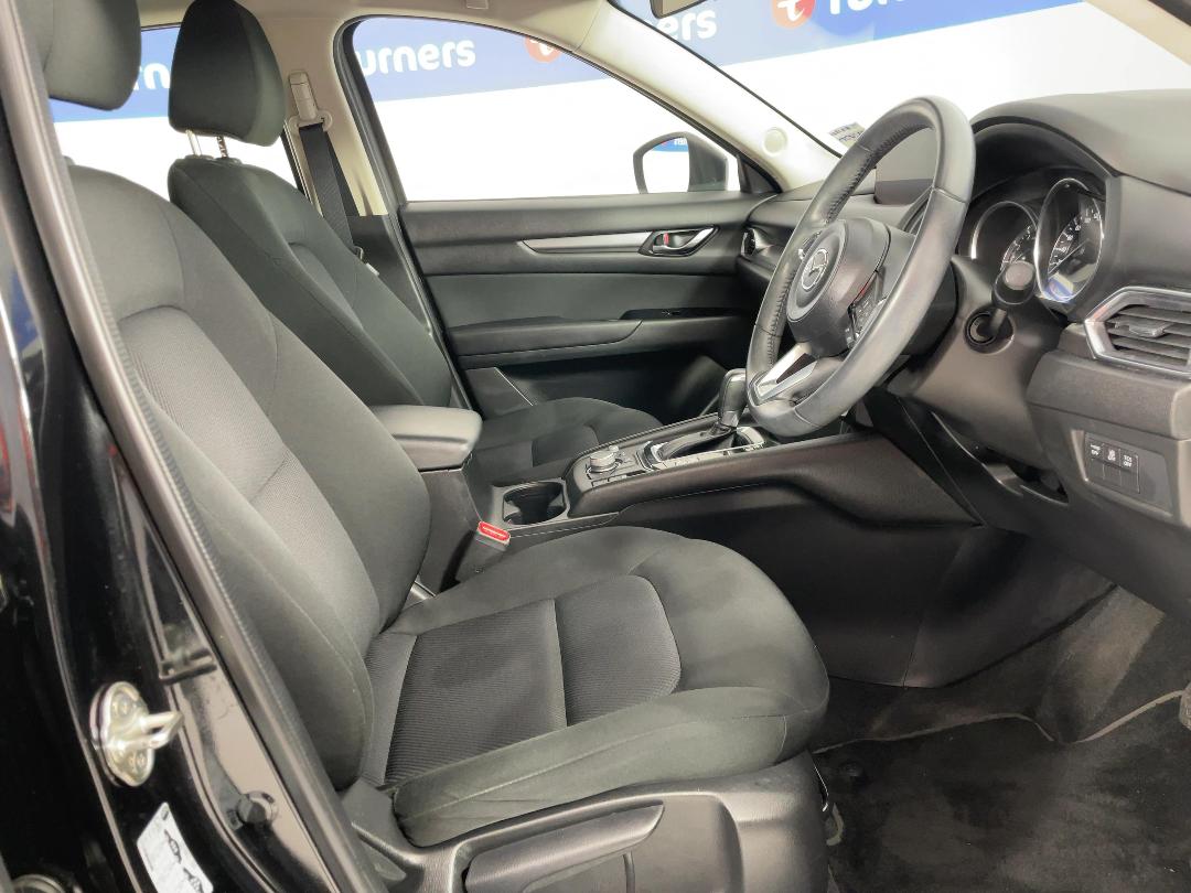 Photo '16' of Mazda CX-5