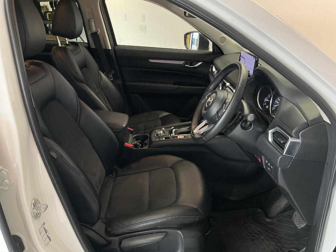 Photo '16' of Mazda CX-5