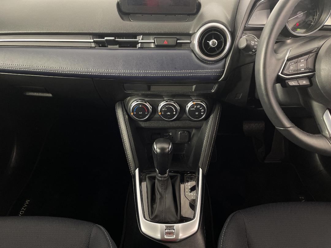 Photo '18' of Mazda Mazda2 Photo '18' of Mazda Mazda2