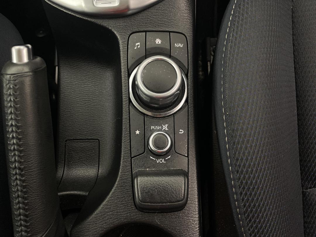 Photo '23' of Mazda Mazda2 Photo '23' of Mazda Mazda2