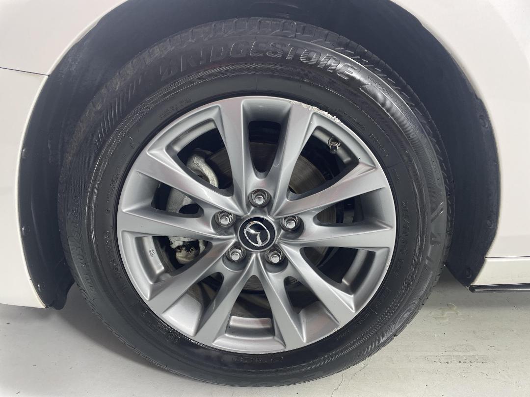 Photo '10' of Mazda Mazda3