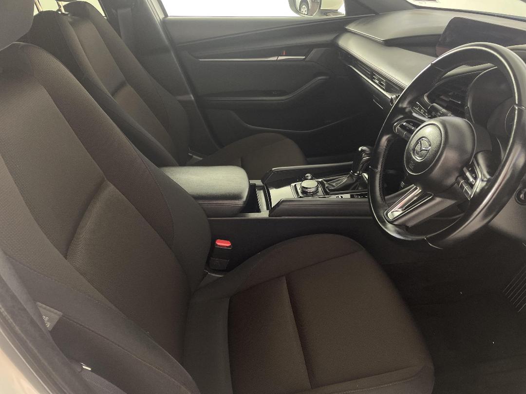 Photo '16' of Mazda Mazda3