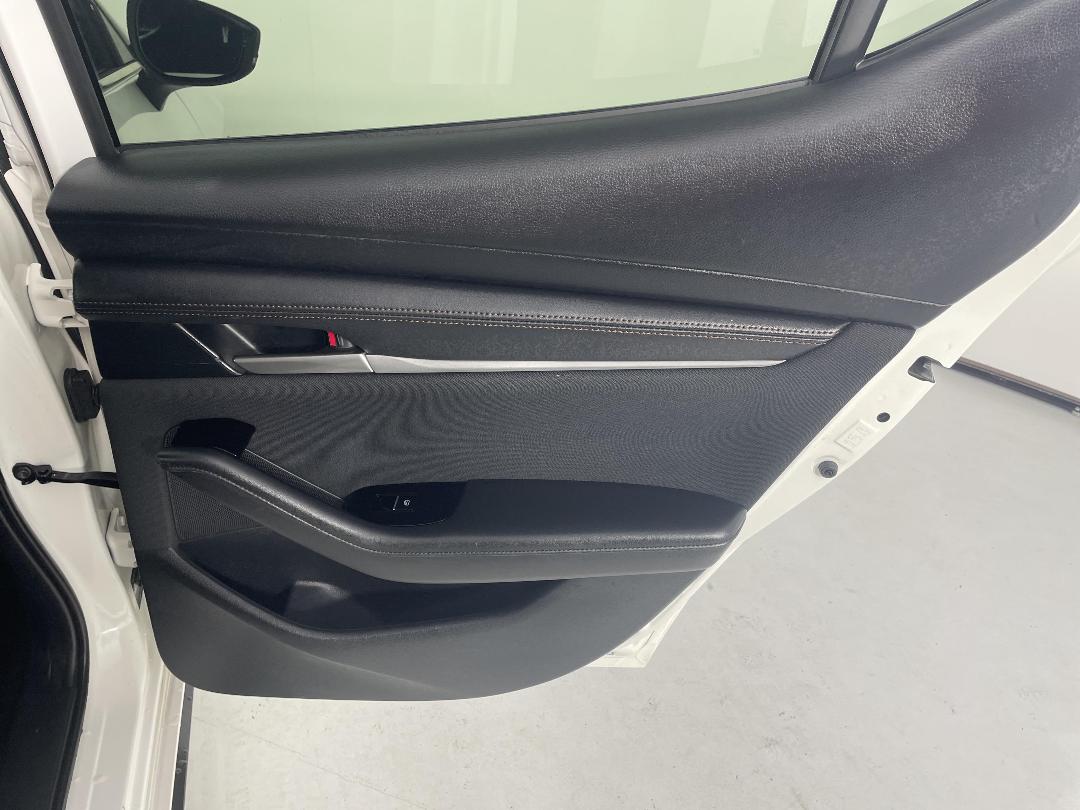 Photo '19' of Mazda Mazda3