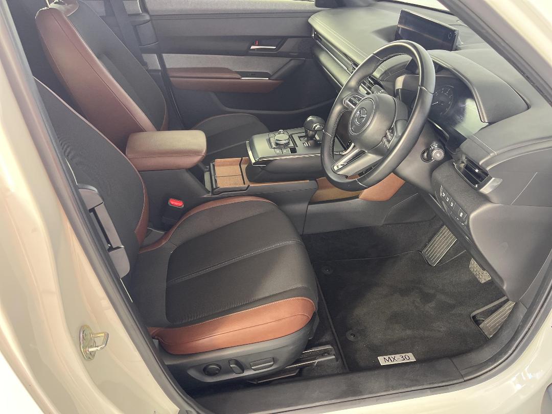 Photo '16' of Mazda MX-30