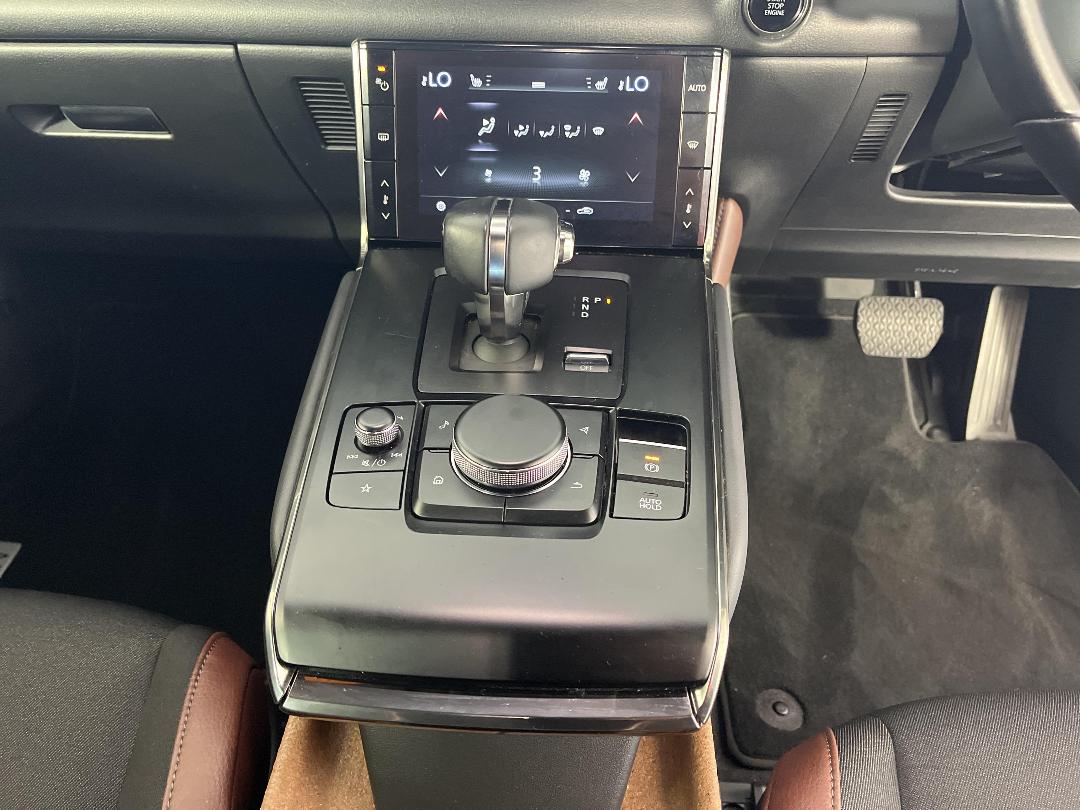 Photo '23' of Mazda MX-30