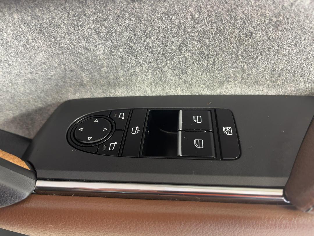 Photo '23' of Mazda MX-30