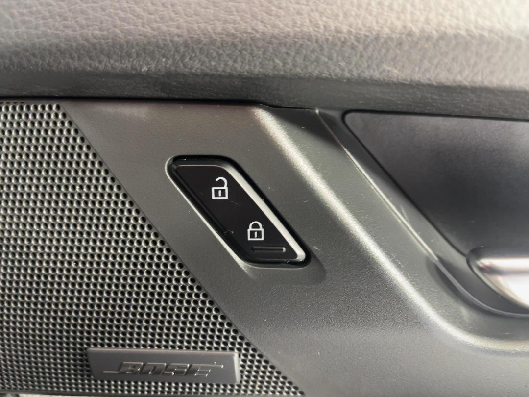 Photo '24' of Mazda MX-30