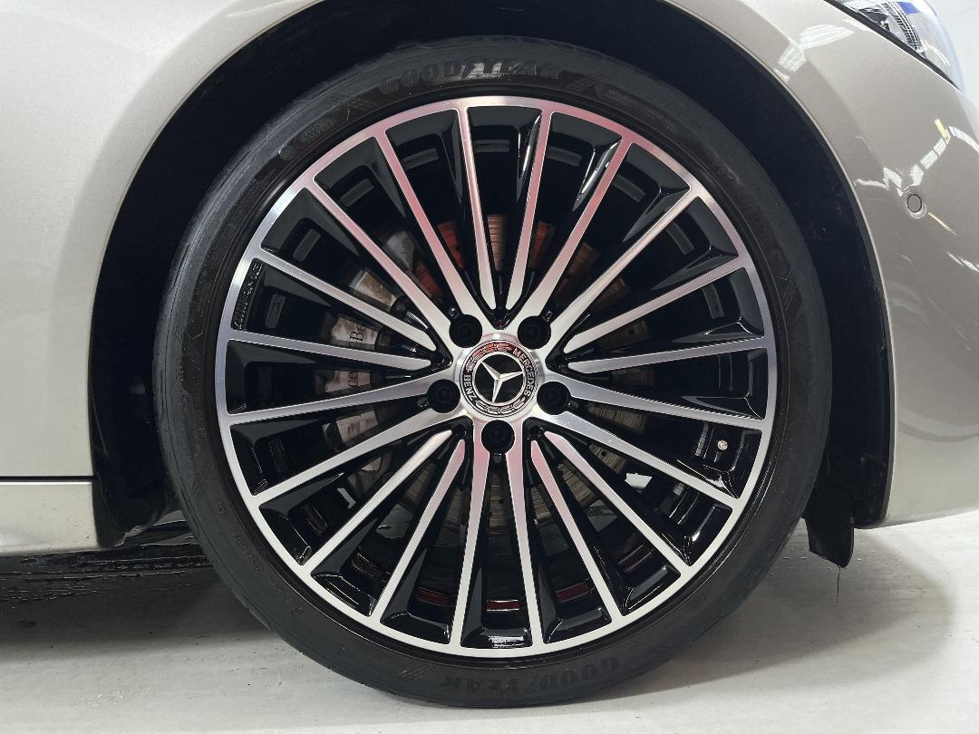 Photo '9' of Mercedes-Benz C-Class