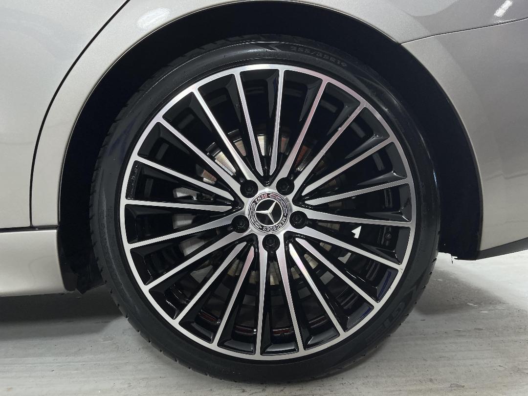 Photo '11' of Mercedes-Benz C-Class