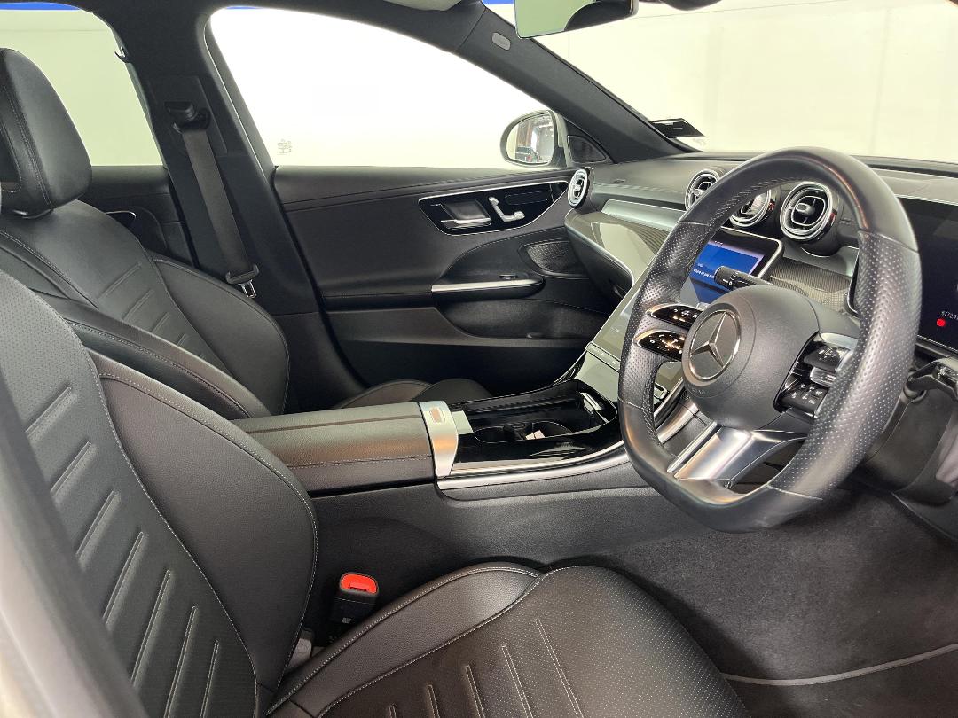 Photo '16' of Mercedes-Benz C-Class