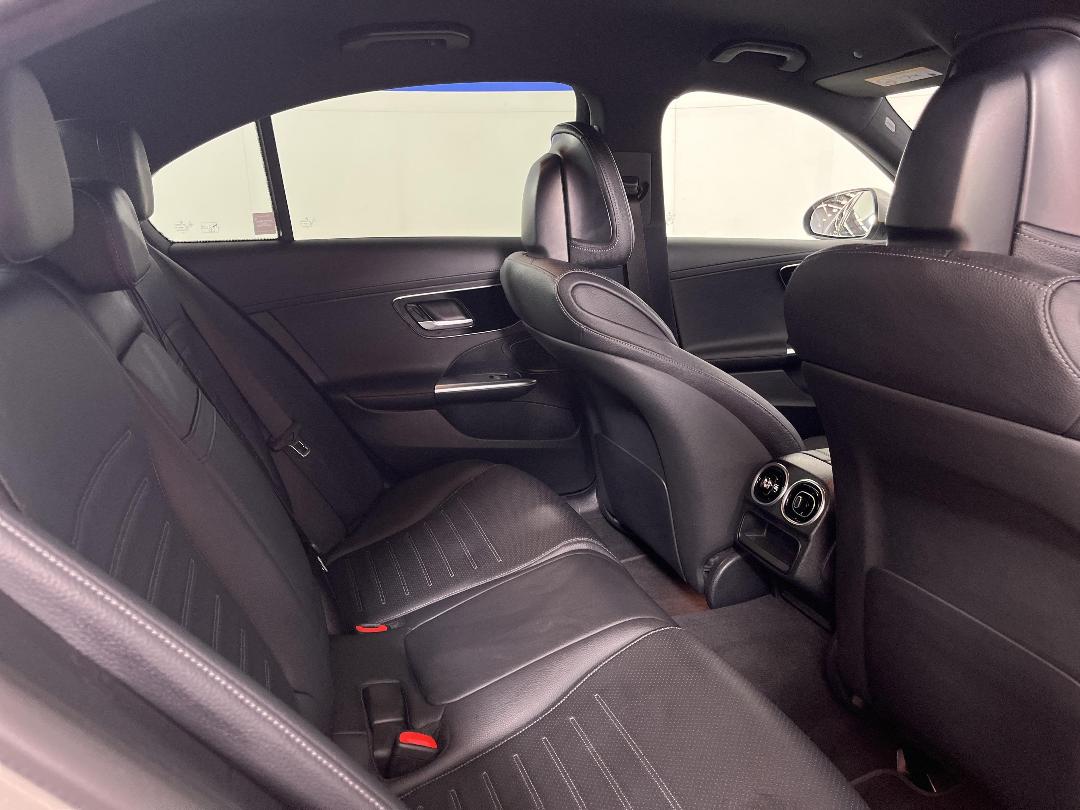 Photo '20' of Mercedes-Benz C-Class