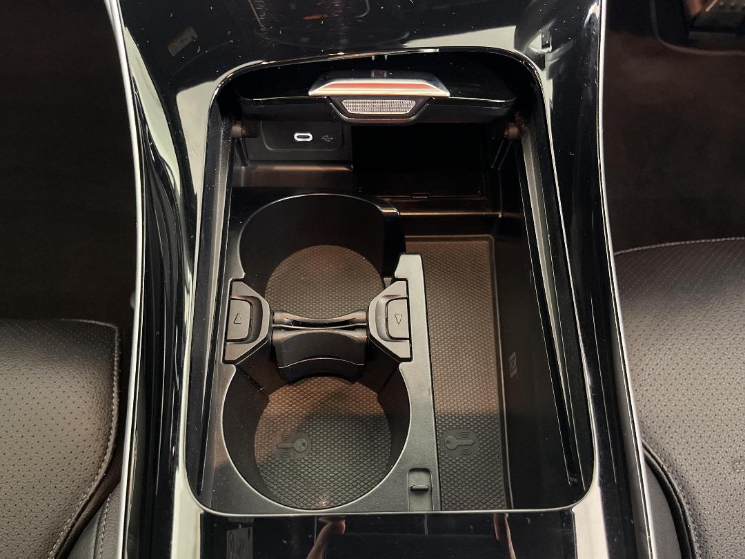 Photo '23' of Mercedes-Benz C-Class