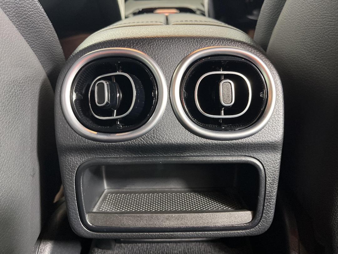 Photo '24' of Mercedes-Benz C-Class