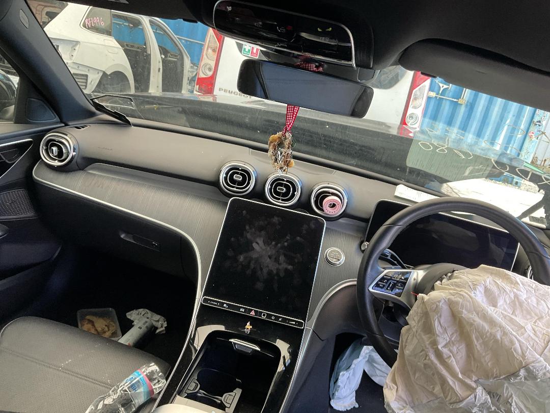 Photo '22' of Mercedes-Benz C-Class C 200 Edition C Photo '22' of Mercedes-Benz C-Class C 200 Edition C