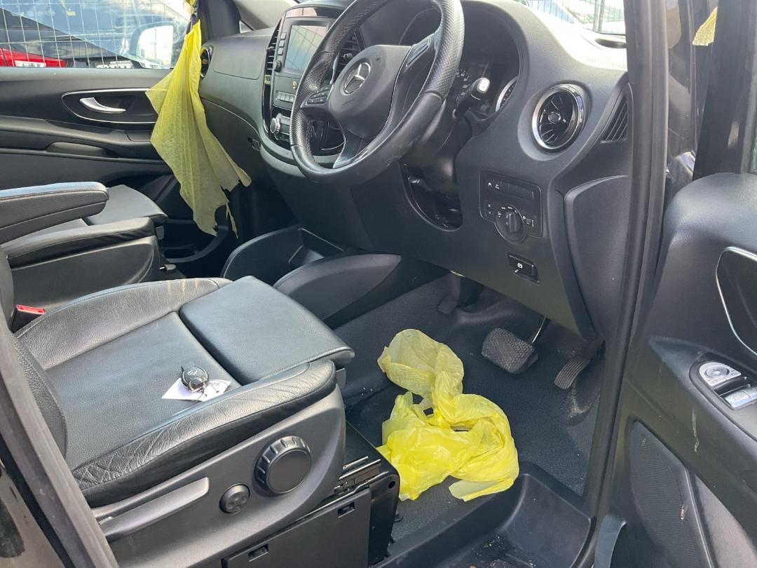 Photo '8' of Mercedes-Benz Vito 116 Crew CAB LWB EC Photo '8' of Mercedes-Benz Vito 116 Crew CAB LWB EC