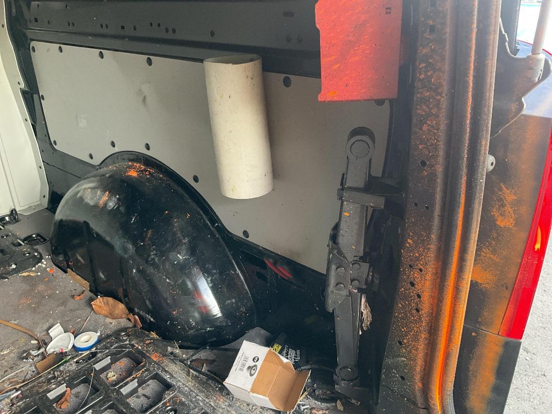 Photo '15' of Mercedes-Benz Vito 116 Crew CAB LWB EC Photo '15' of Mercedes-Benz Vito 116 Crew CAB LWB EC