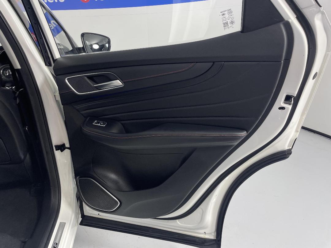 Photo '19' of MG HS Photo '19' of MG HS