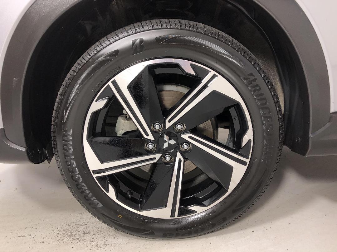 Photo '10' of Mitsubishi Eclipse Cross