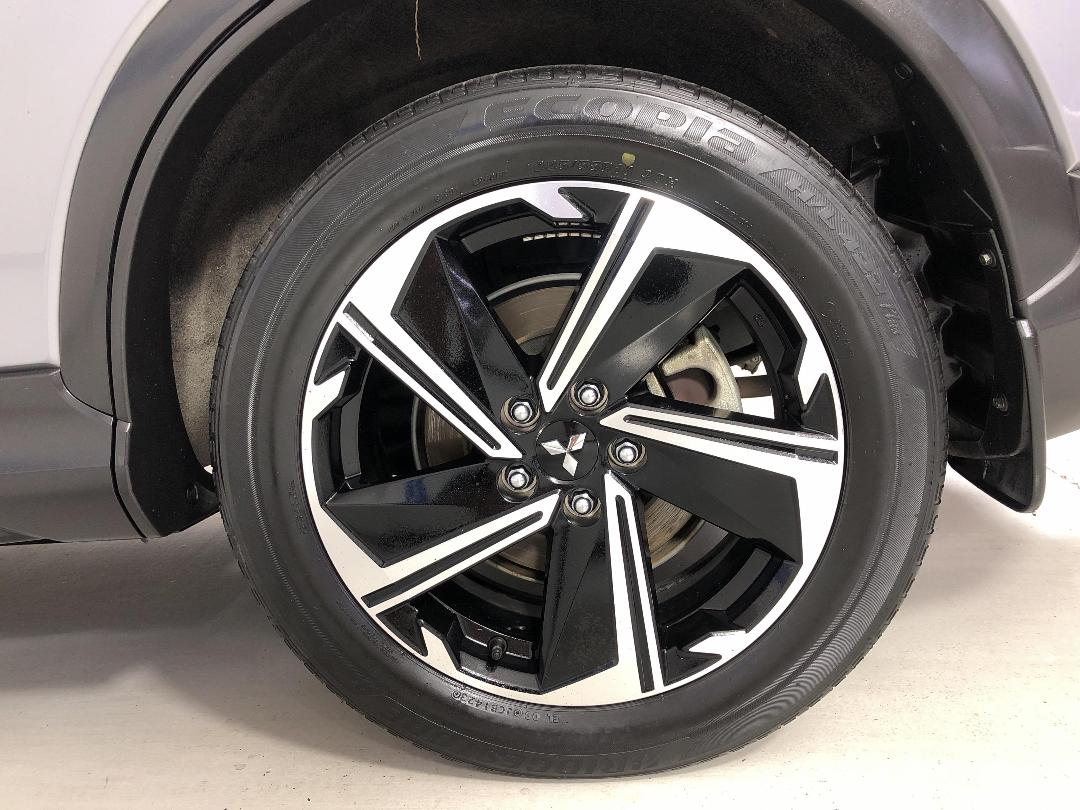 Photo '11' of Mitsubishi Eclipse Cross