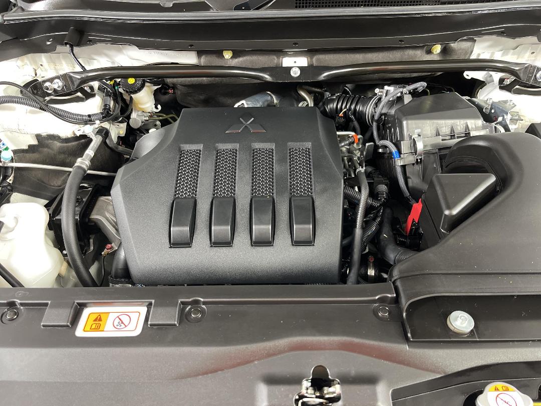 Photo '13' of Mitsubishi Eclipse Cross