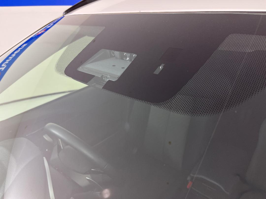 Photo '29' of Mitsubishi Eclipse Cross