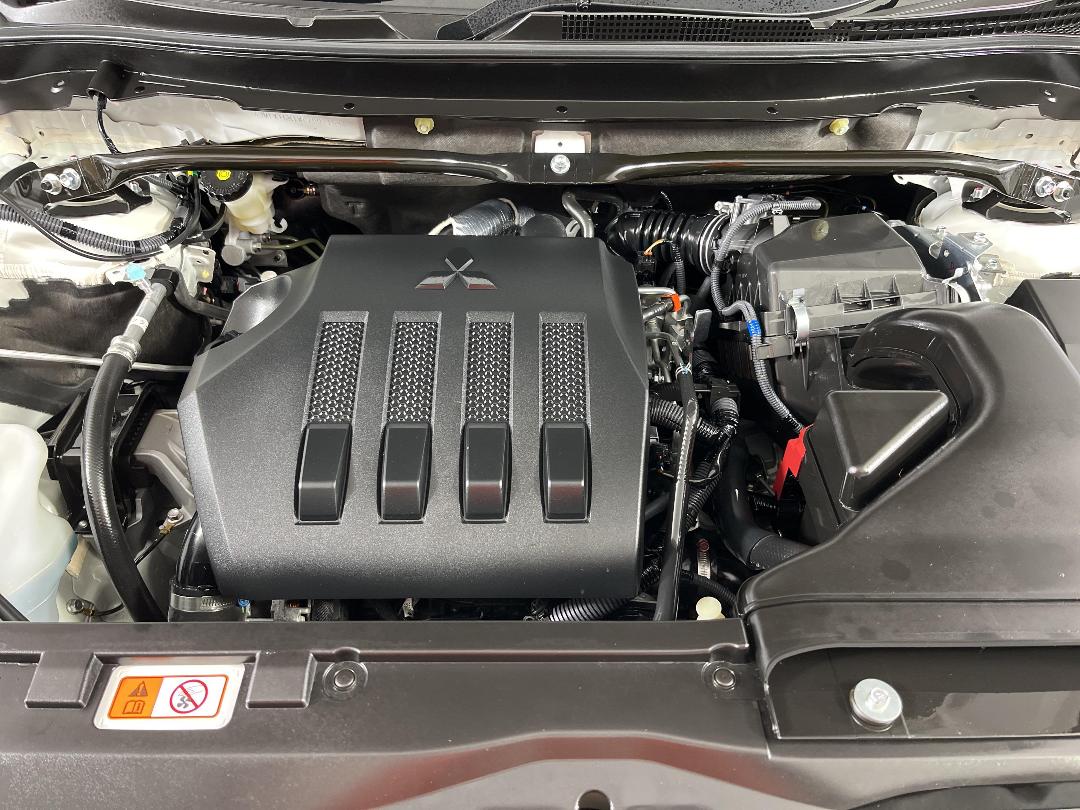 Photo '13' of Mitsubishi Eclipse Cross