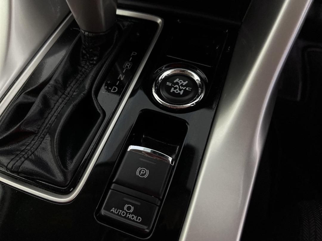 Photo '28' of Mitsubishi Eclipse Cross