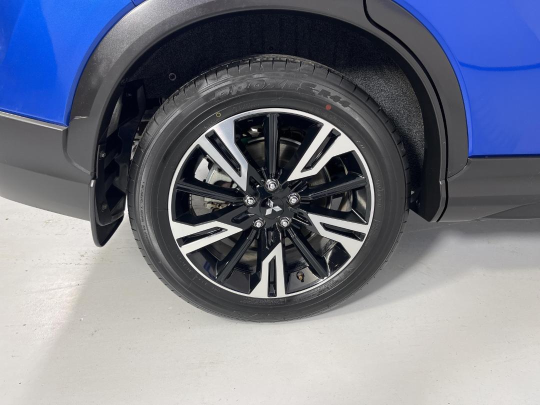 Photo '12' of Mitsubishi Eclipse Cross