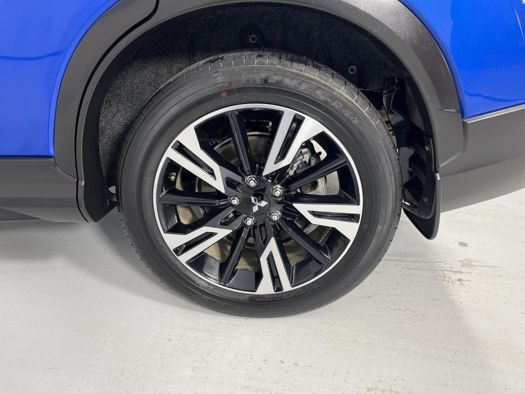 Photo '11' of Mitsubishi Eclipse Cross